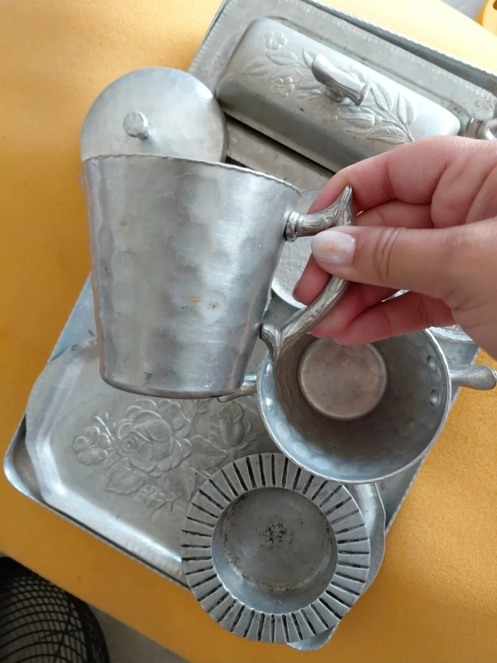 Everlast Silver Hammered Aluminum Tea Service Set - 7-Piece